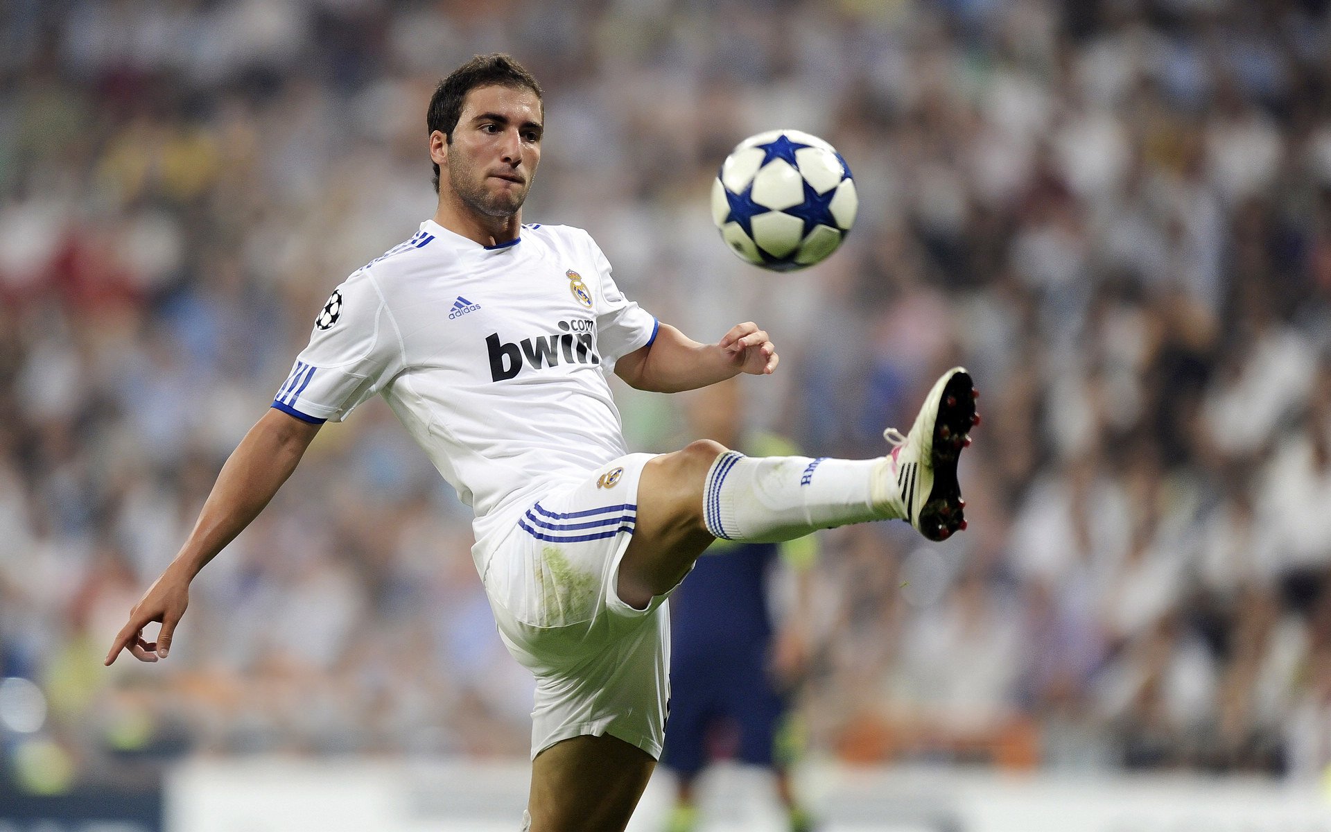 九游登录入口-拉文表示公牛要从防守端找回状态，拉文续约公牛