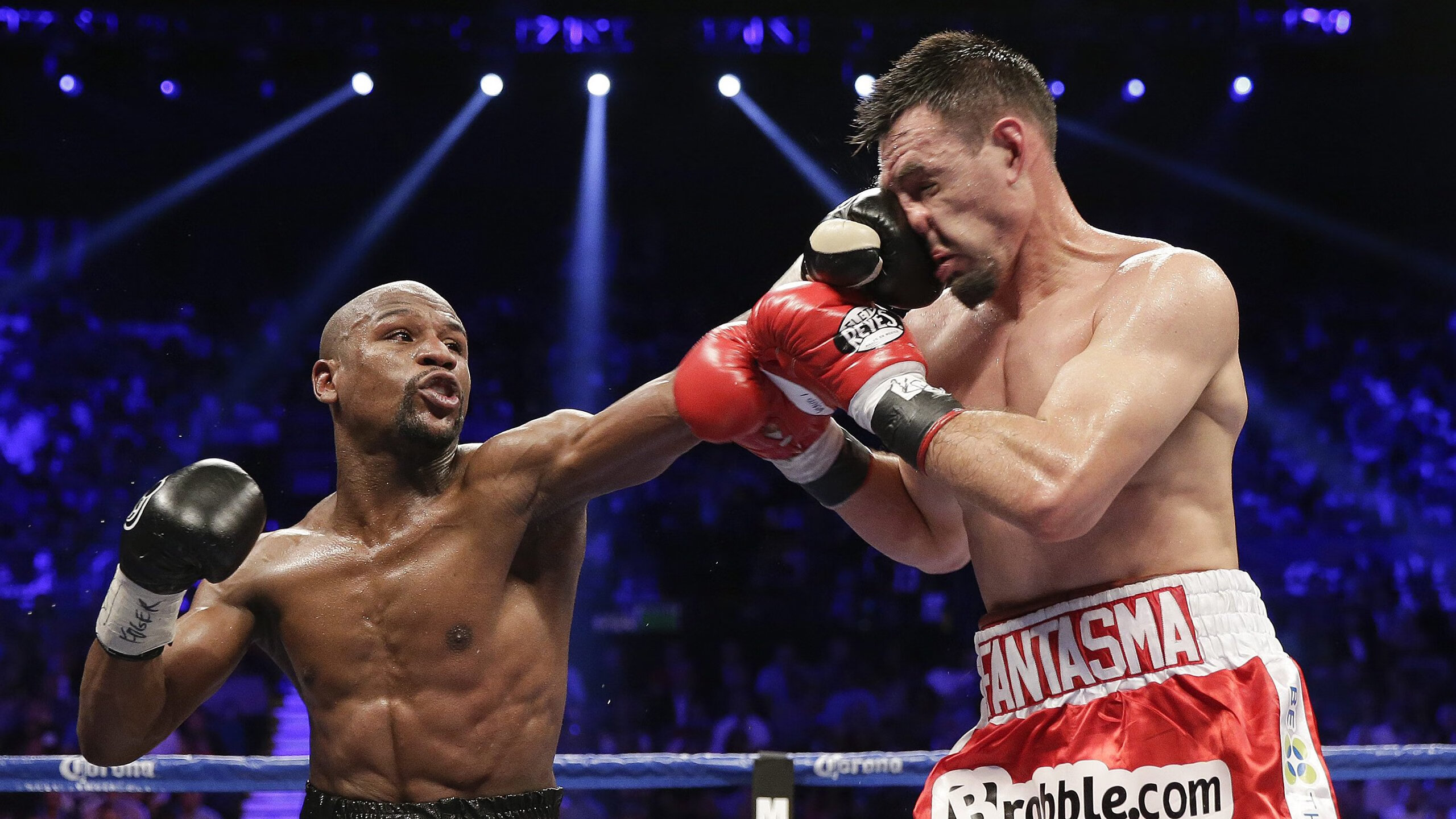 波尔曼的高效传球与突破能力为袋鼠队创造了无数得分机会,波尔曼针服