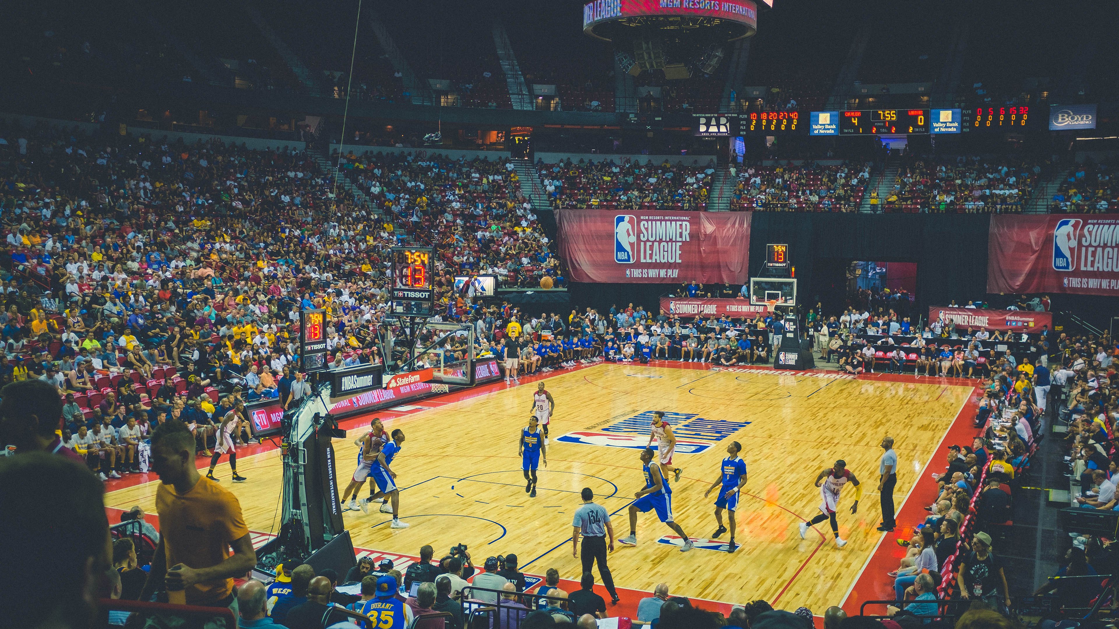 九游娱乐在线官网-《【产业洞察】2025年电竞市场十大趋势》，电竞行业未来